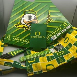 Oregon Ducks handmade cotton tote & 3 pens & 5 pencils & 2 folders 9 x 11 pack